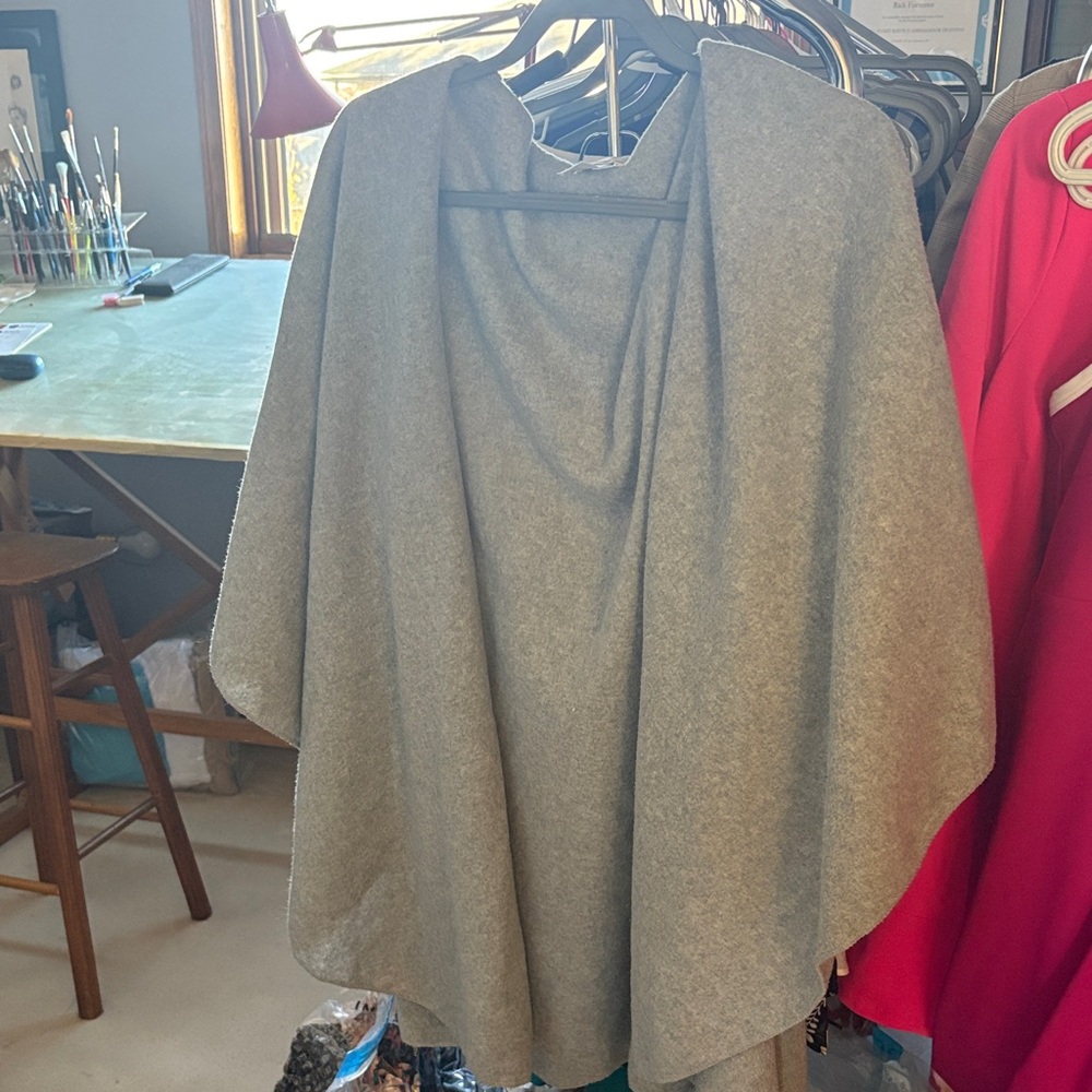 Elegant Gray Women's Cape